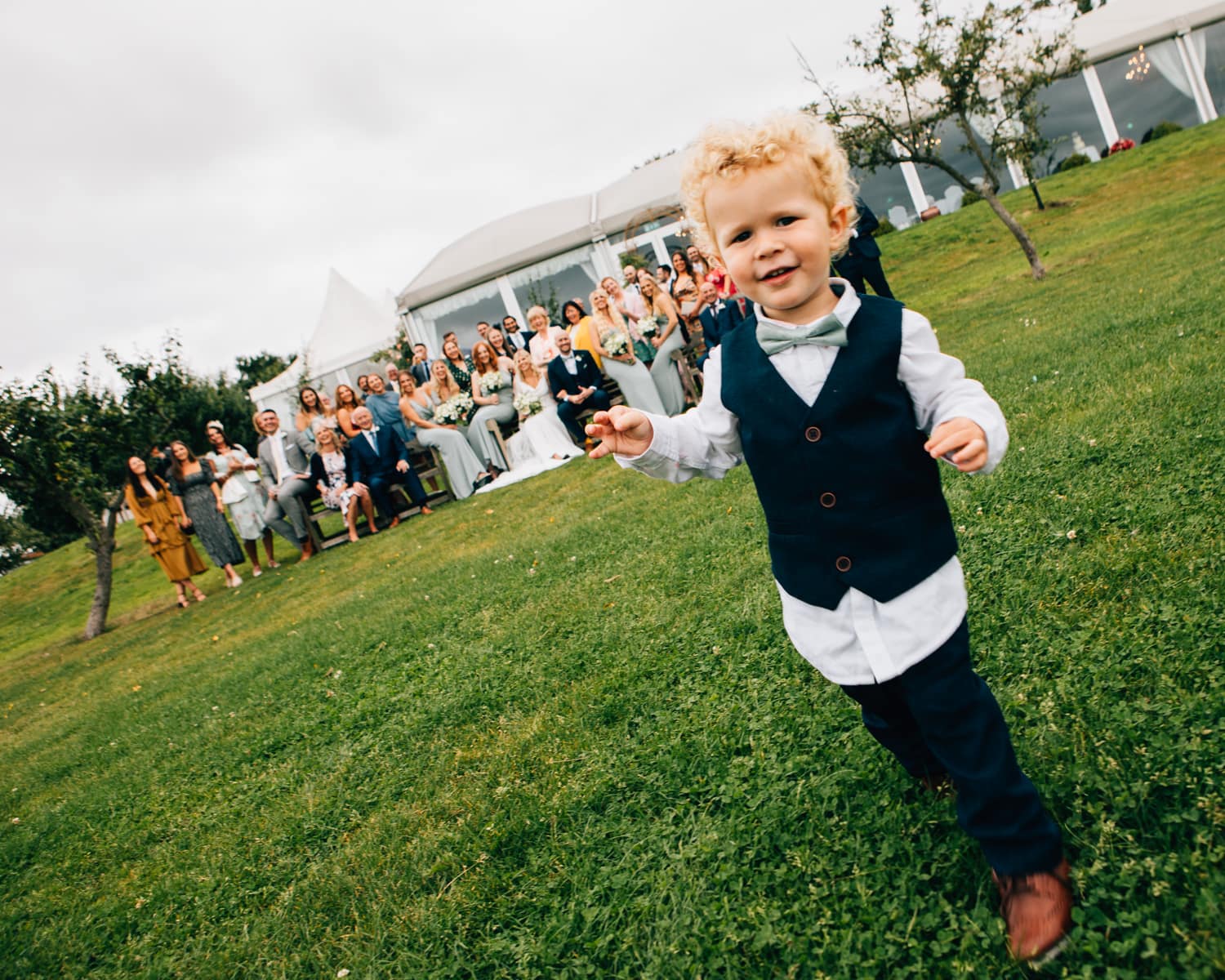 Toddler escaping wedding photos